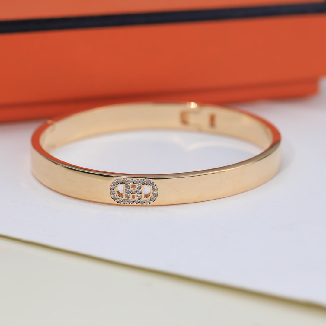 Hermes Diamonds 18K Gold Bracelet