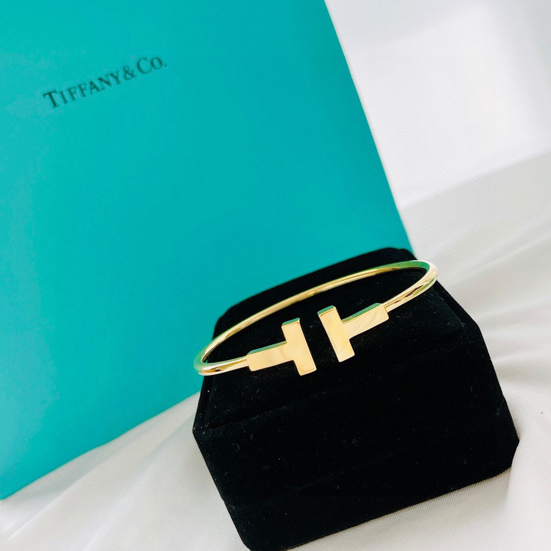 Tiffany Wire 18K Gold Bracelet