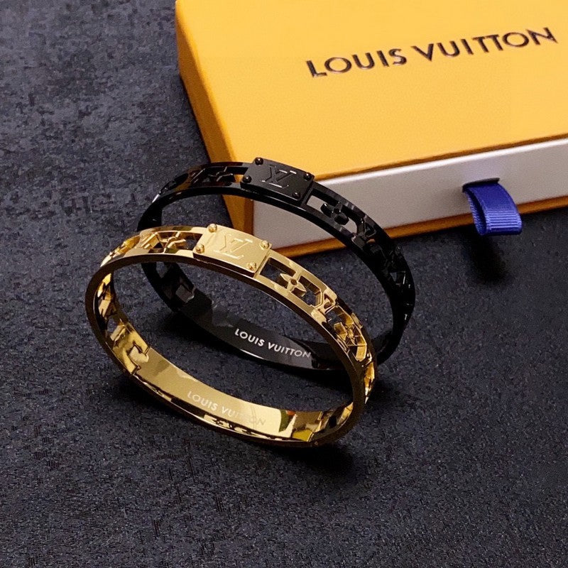 Louis Vuitton Vintage Gold 18K Gold Bracelet