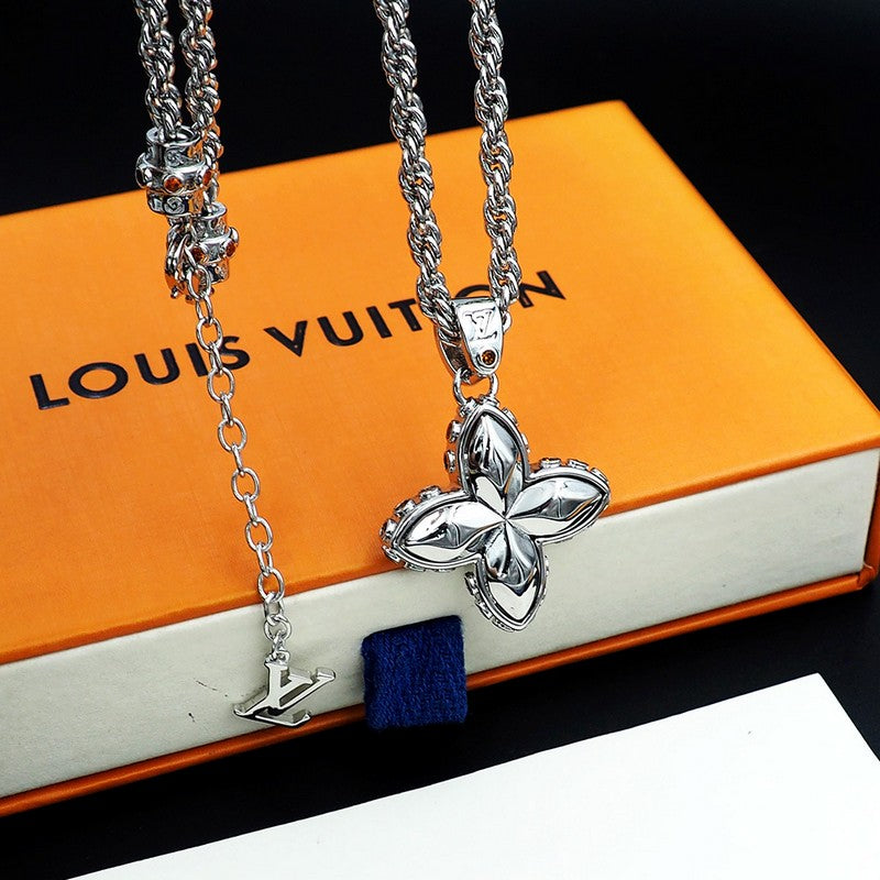 Louis Vuitton Flower Studs 18K Gold Necklace